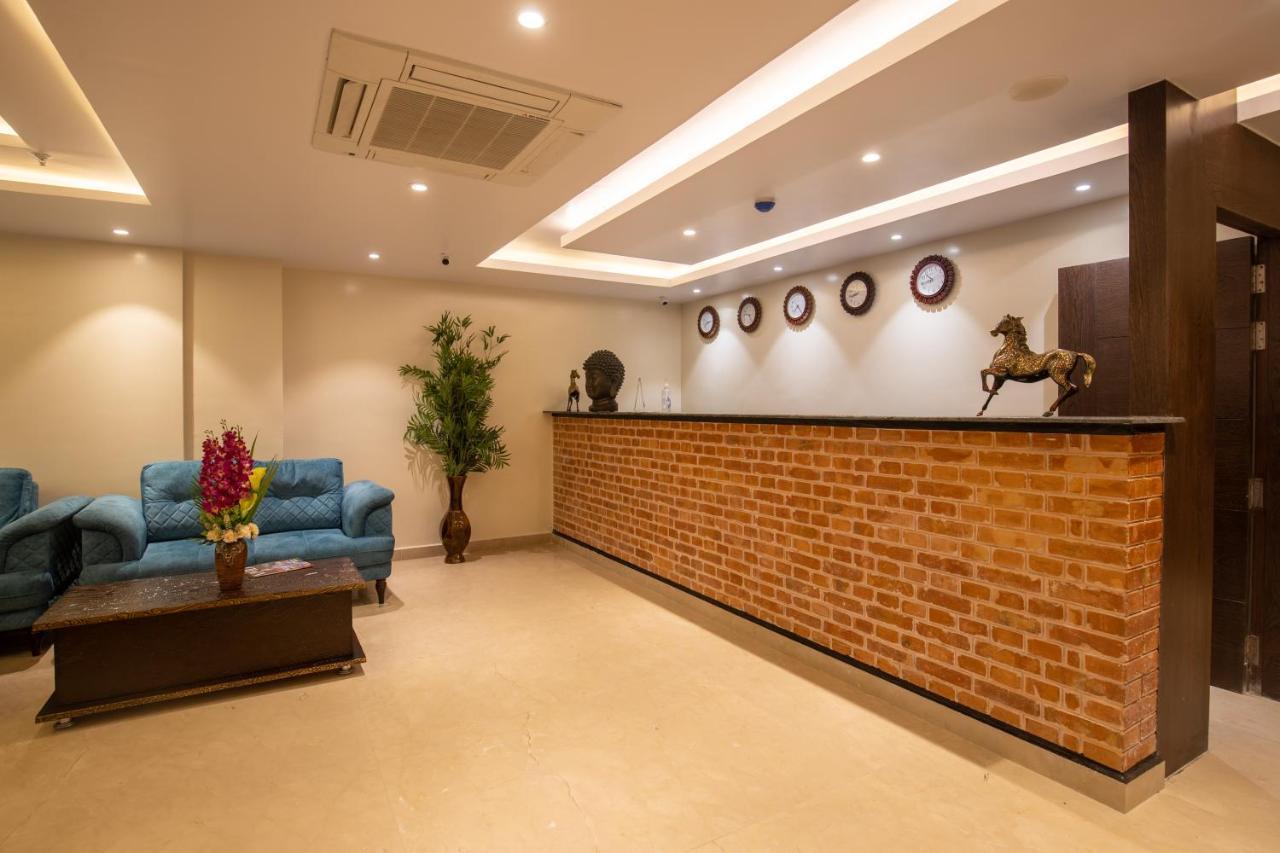 Butwāl Hotel Palm International מראה חיצוני תמונה