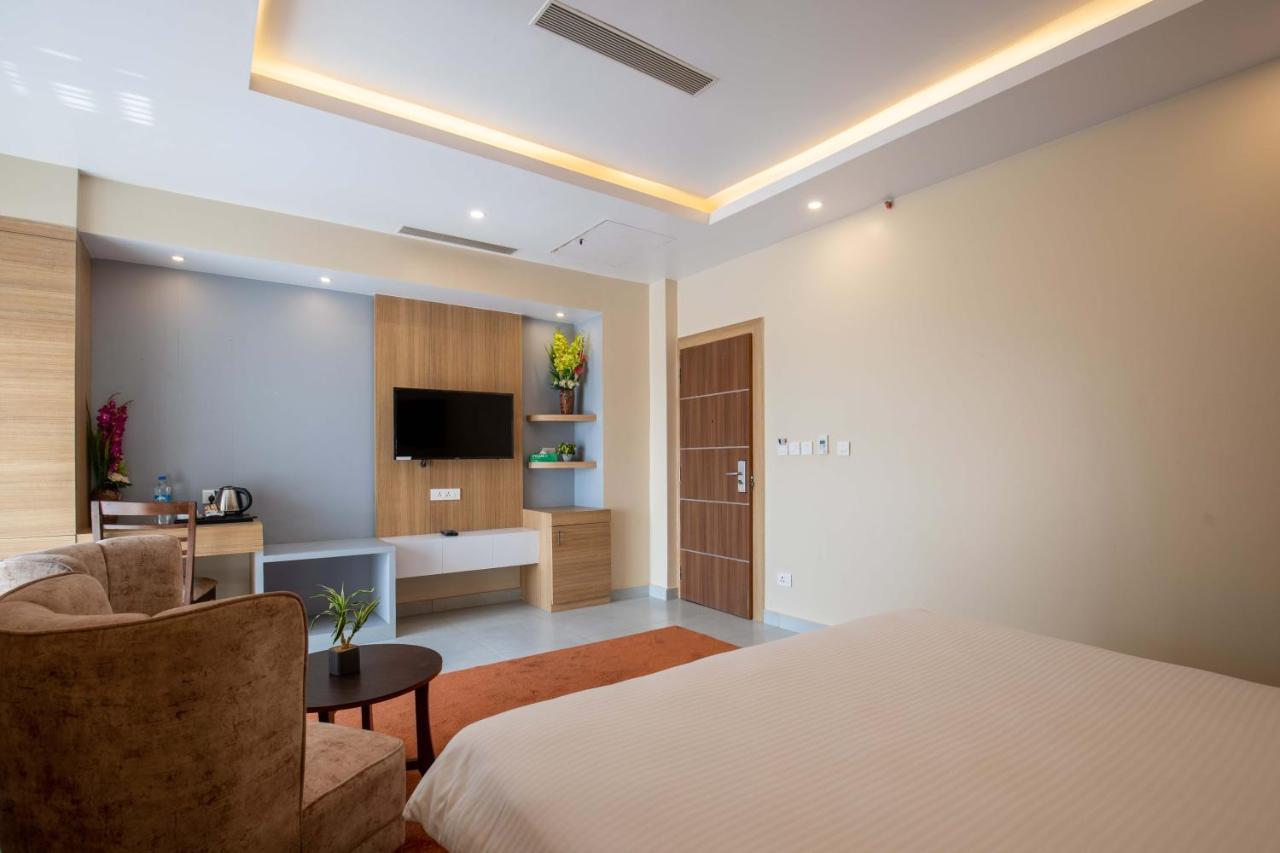 Butwāl Hotel Palm International מראה חיצוני תמונה