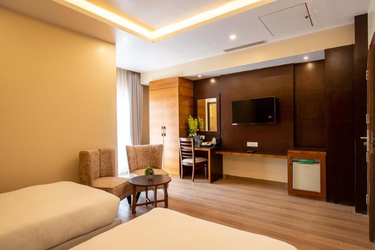 Butwāl Hotel Palm International מראה חיצוני תמונה