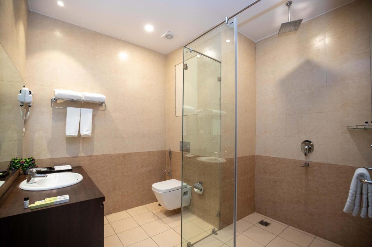 Butwāl Hotel Palm International מראה חיצוני תמונה