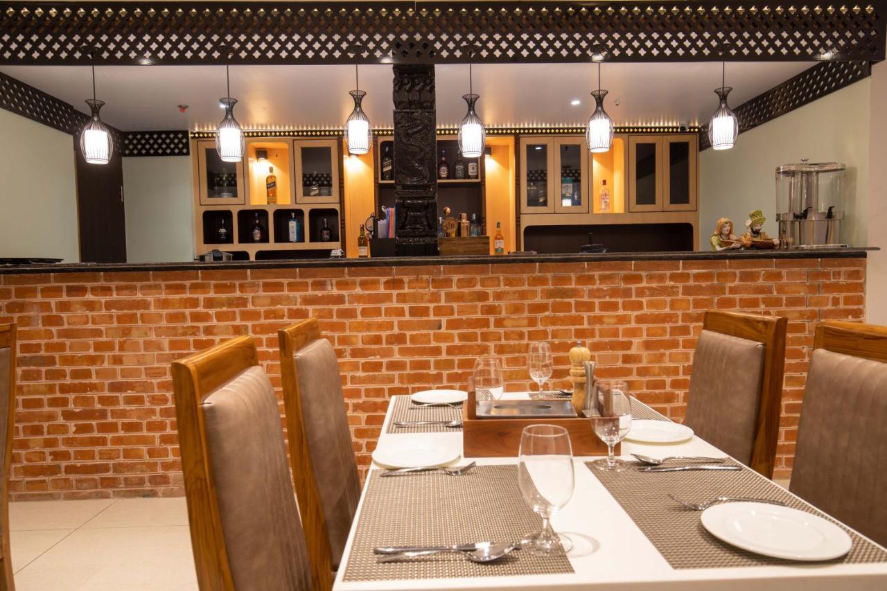 Butwāl Hotel Palm International מראה חיצוני תמונה