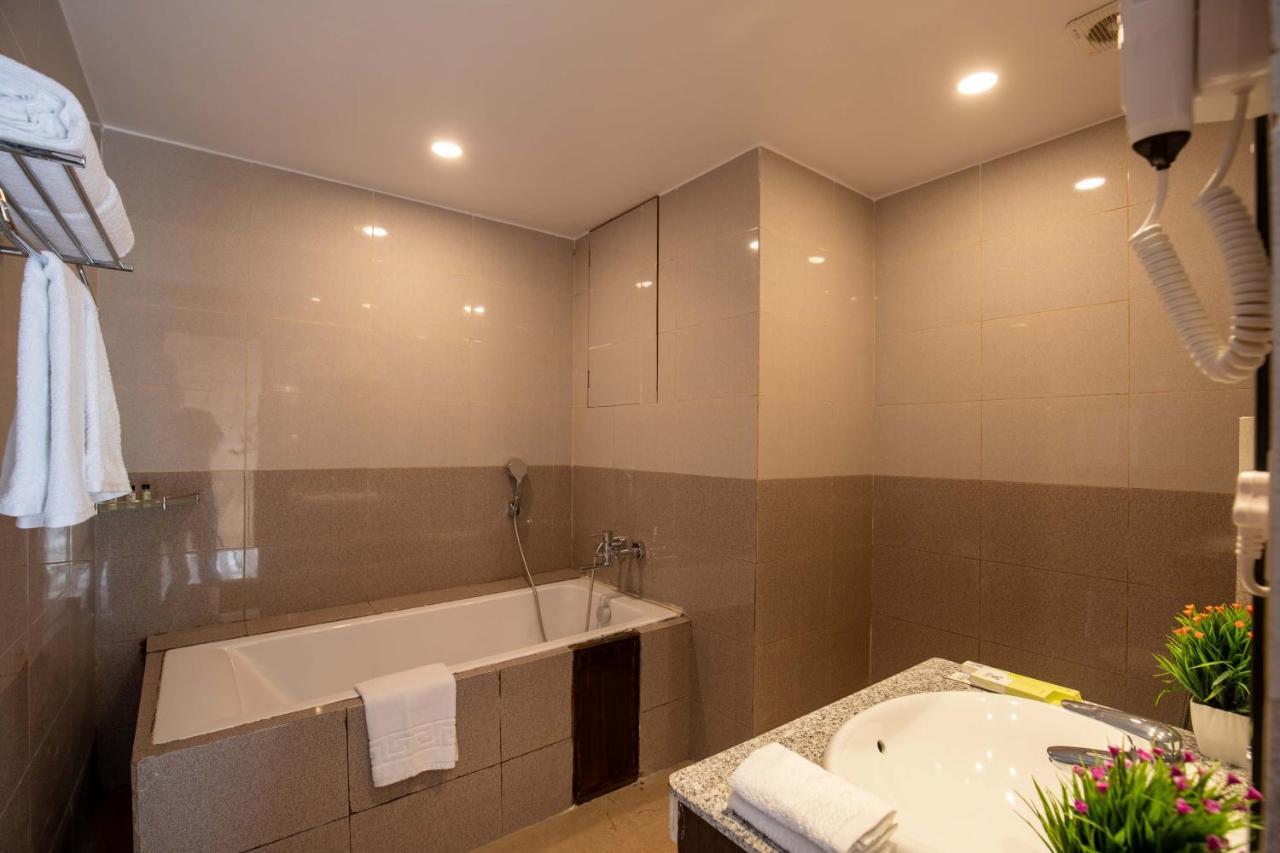 Butwāl Hotel Palm International מראה חיצוני תמונה
