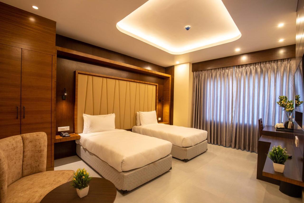 Butwāl Hotel Palm International מראה חיצוני תמונה