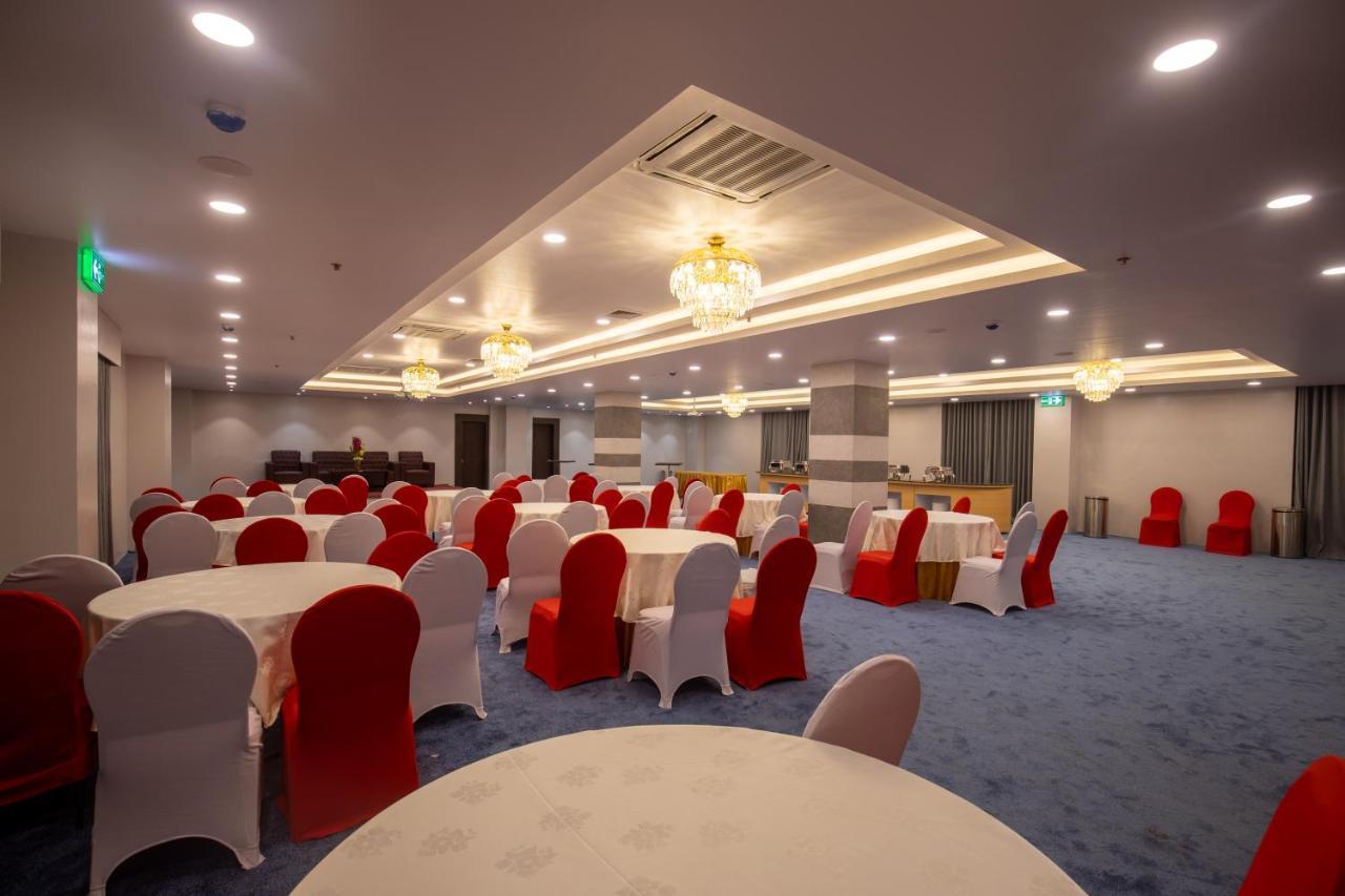 Butwāl Hotel Palm International מראה חיצוני תמונה