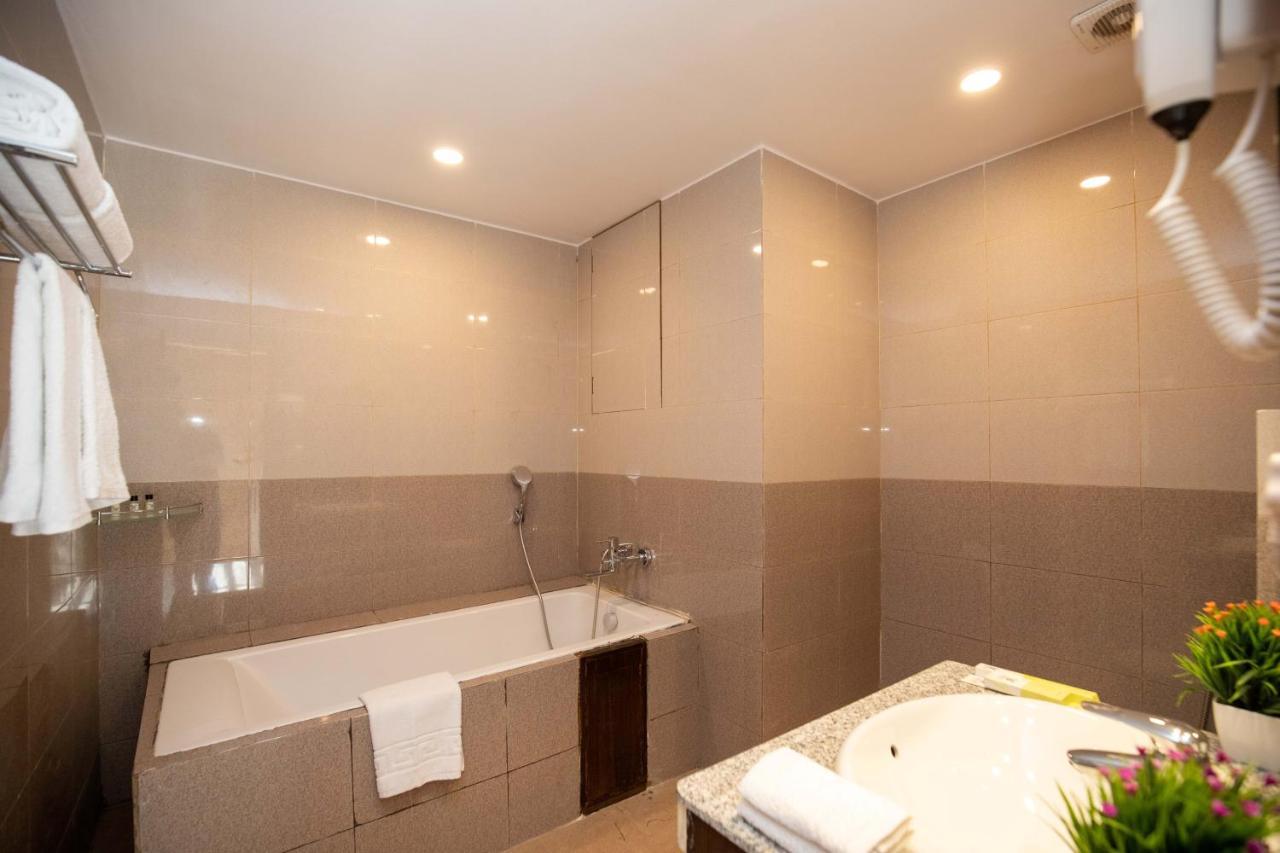 Butwāl Hotel Palm International מראה חיצוני תמונה